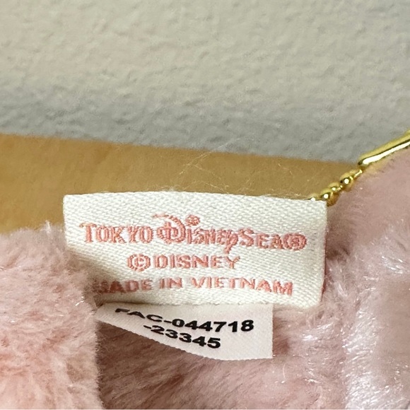 “Duffy’s Sweet Dream” LinaBell Badge with Keychain Tokyo Disney Sea Exclusive - Picture 6 of 8